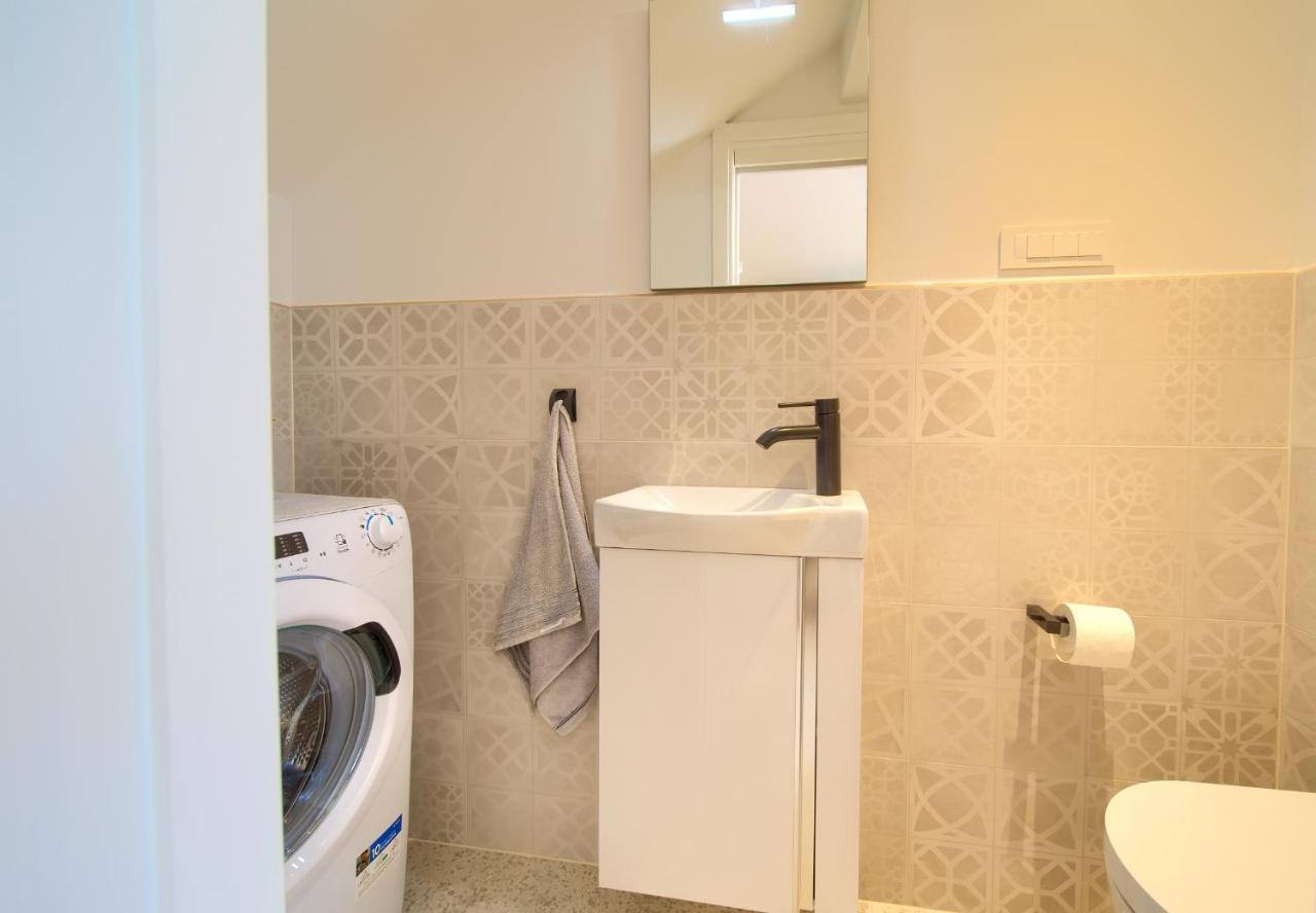 Apartman Placa Njivice Exteriör bild
